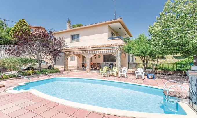 Agora Parc House | Amazing home in Tordera