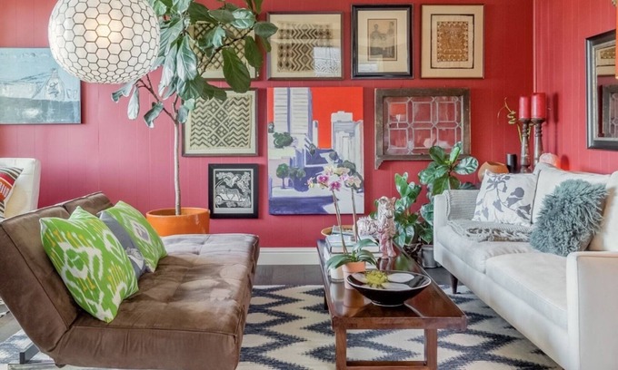 Russian Hill Apartment | Amazing Location and Super-Sunny Top Floor Apartment with Breathtaking Bay Views