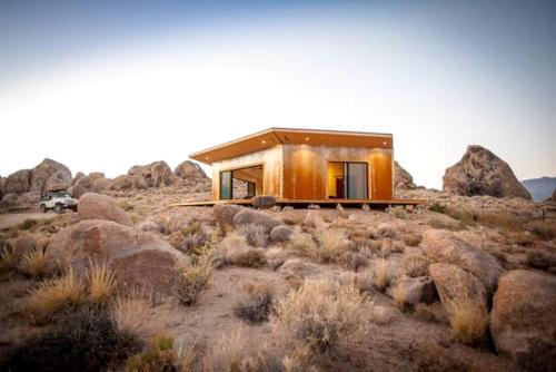 Lone Pine House | Amazing Lone Pine Cabin for Glamping in California