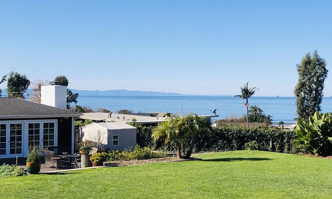 Carpinteria House | Amazing Ocean and Mountain Views, Walk to Beach