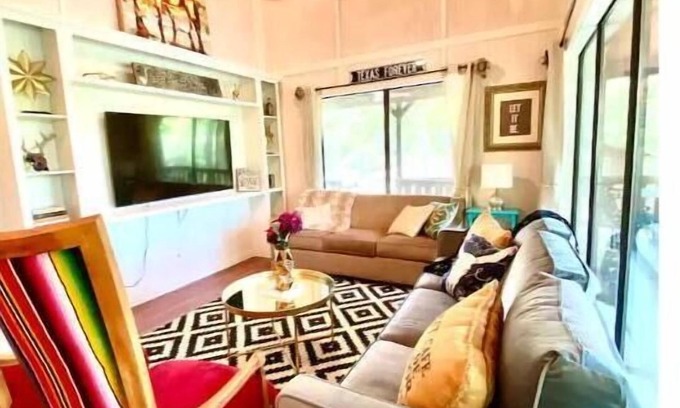 Prairie Lea House | Amazing River House on private 20 acres!