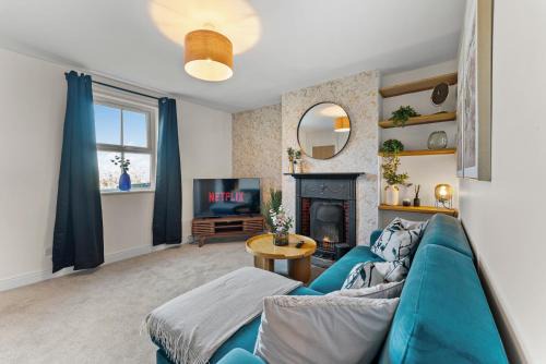 Mells House | Amazing Rural Retreat in The Cotswolds - Parking