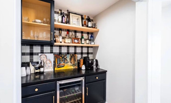 McNeil House | Amazing space to spread out in North Austin. Close to The Domain, Austin FC