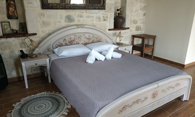 Gortyna Villa | Amazing stone villa ,2 bedrooms, kitchen, Wc, Wifi, BBQ, garden, veranda,parking