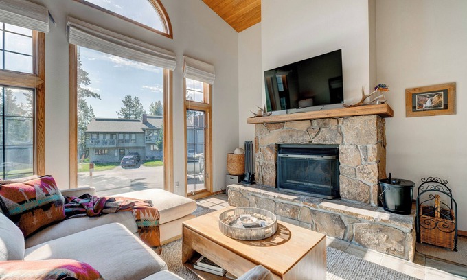 Big Sky Condo | Amazing Views, Large Balcony, Hot Tub & Sauna, 3 beds, Cozy Condo in Big Sky!