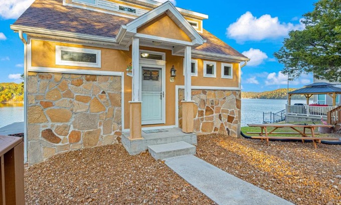 Camdenton House | Amber Waters Hideaway