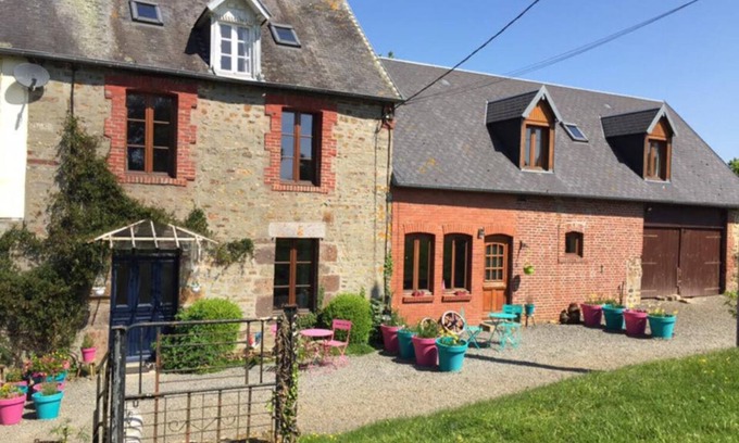 Percy-en-Normandie House | Amelia Gite centrally located in Normandy near Mont St Michel and D Day beaches