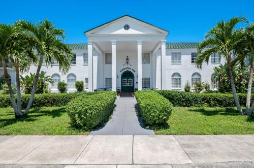 Clewiston Hotel | Americas Best Value Inn Historic Clewiston Inn