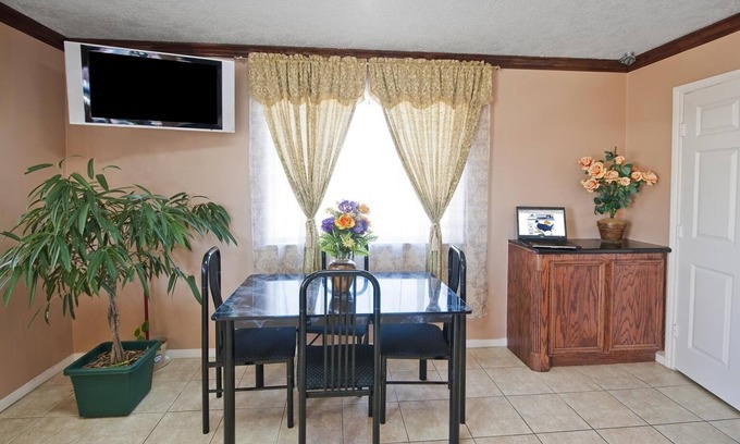 Hempstead Hotel | Americas Best Value Inn & Suites Hempstead Prairie View
