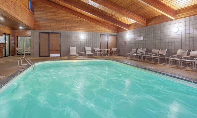 Cloquet Hotel | AmericInn by Wyndham Cloquet