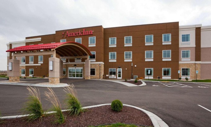 Waupun Hotel | AmericInn by Wyndham Waupun