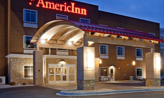 Waupun Hotel | AmericInn by Wyndham Waupun