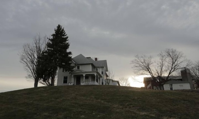 Town of Benton House | Amish Guest Farmhouse on Seneca Lake Wine Trail, Boasts Gorgeous Lake View