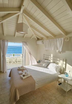 Elafonisos Hotel | Ammos Boutique Rooms