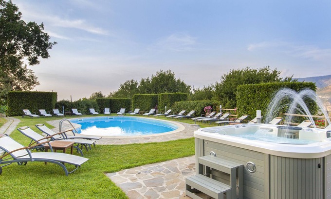 Colli di Fontanelle Villa | AMORE RENTALS - Villa Calisto with Private Swimming Pool, Garden, Jacuzzi, Sea view and Parking