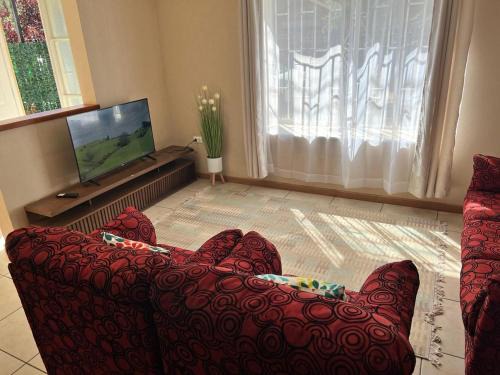 Talca Apartment | Amplia Casa 8 dormitorios 4 baños Avenida Lircay