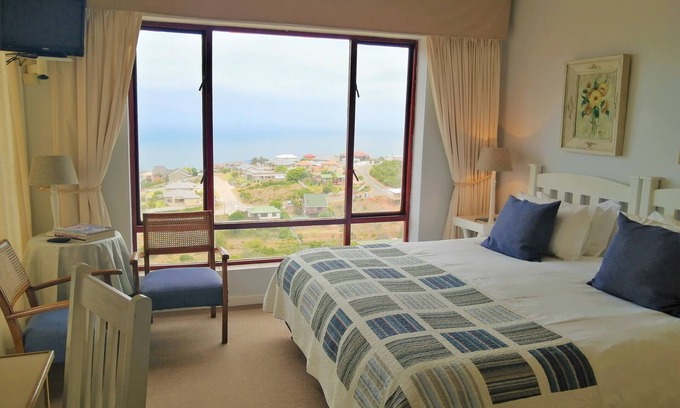 Dana Bay House | Amzee Bokmakierie Guest House