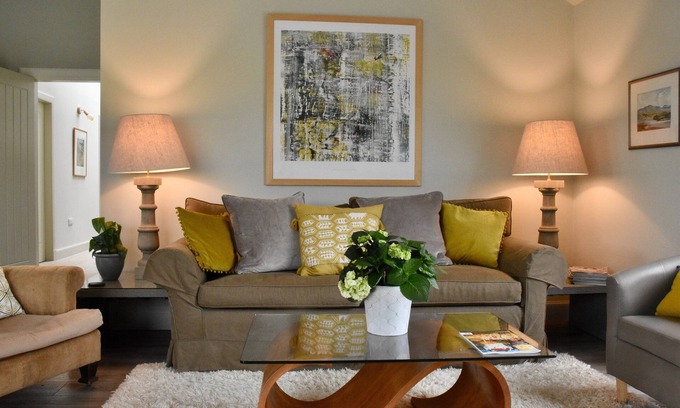 Haddington Cottage | An impressive and unique 3-bedroom cottage in a picturesque countryside setting. Sleeps 6