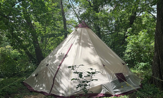 Ezy-sur-Eure Cabin | An island all to yourself with a tepee