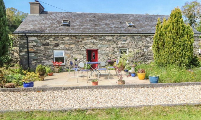 Ballingeary Cottage | AN LOCHTA FADA, pet friendly in Ballingeary, County Cork
