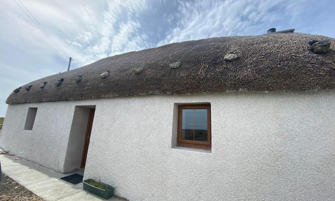 Benbecula House | An Taigh Dubh- One bedroomed cottage