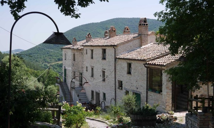 Genga House | Ancient house in the park of Frasassi