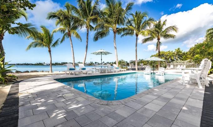 Sugarloaf Key House | $and D0llar$: Indulge in Luxury & Spectacular Open Water Views, Private Pool, Dock & Pet-Friendly!