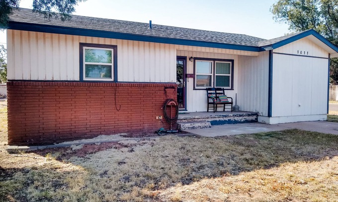 Andrews House | Andrews, TX Fully Furnished 3br/2ba for Corporate Stays or Families