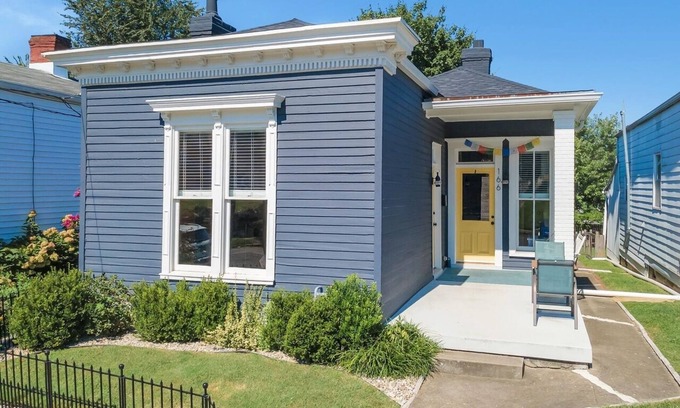 Clifton House | Angel's Share Louisville's Retreat- Relaxing home close to food & fun!