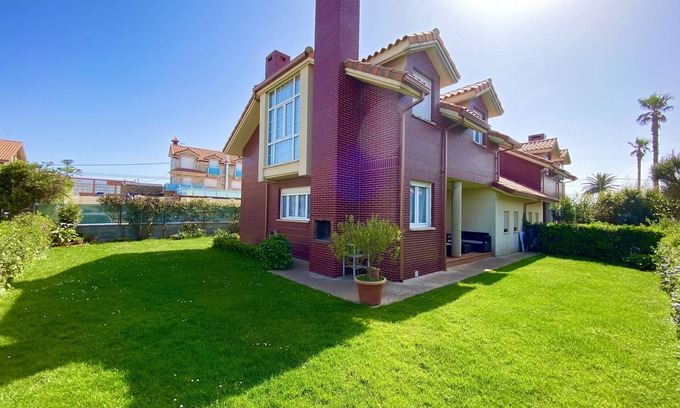 Cabo de Ajo House | AnMar's house, detached house with garden, Ajo