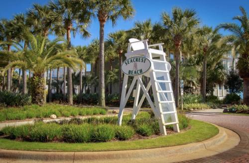 Seacrest Beach House | Anna's Beach House Walk-Out To 30A in Seacrest- Pet-Friendly
