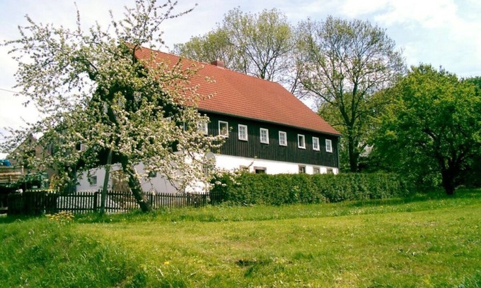 Seifhennersdorf House | Anne Leipert Modern retreat