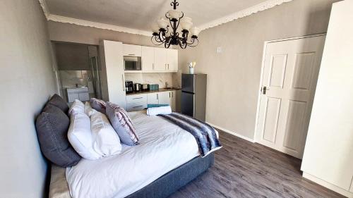 Gordon's Bay Apartment | Annebella's