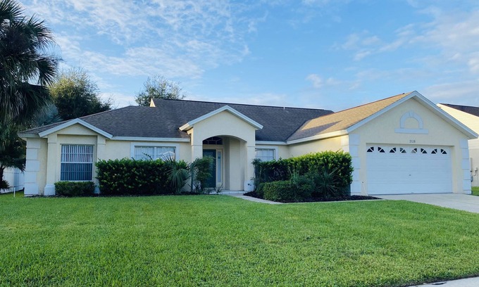 Greater Groves House | Annes Luxury Pool Home