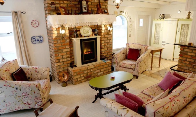 Kilcar House | Annie's Corner House