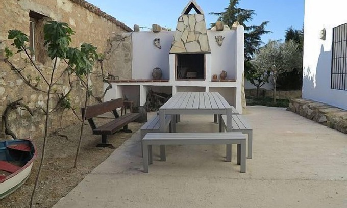 Tosos Cottage | Anson House for 16 people
