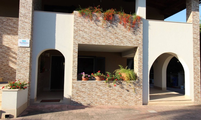 Ognina Villa | Anthiros, Great for families Clean sea beach distance 200m