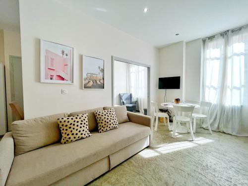 Saint Michel - Mairie Apartment | Anyx - appartement 4 personnes - check in h24 - wifi