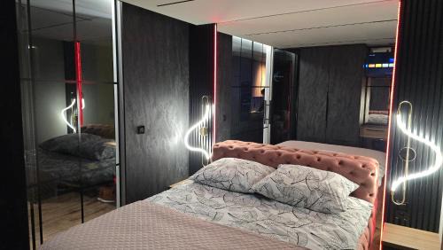 Kielce Apartment | Apartament Dark Prestige NEW ! - dostęp 24h, PROJEKTOR , garaż podziemny , klimatyzacja , duży taras