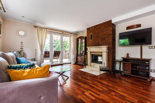 Szemud Apartment | Apartament Kamień LUX - sauna, wanna z hydromasażem, kominek - tuż przy jeziorze
