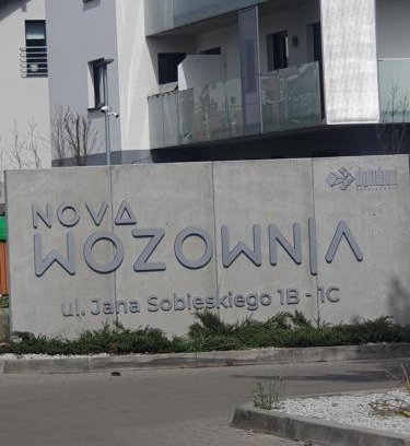 Leszno Apartment | Apartament Number 2 NOVA WOZOWNIA Free Parking