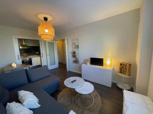 Ares Apartment | Apartamento a un paso de la playa en Ares con piscina y parking