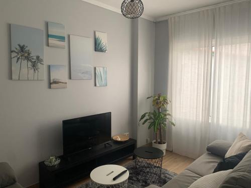 Pontedeume Apartment | Apartamento céntrico a 1km de la playa.