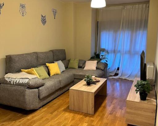 Infiesto Apartment | Apartamento con vistas a la montaña