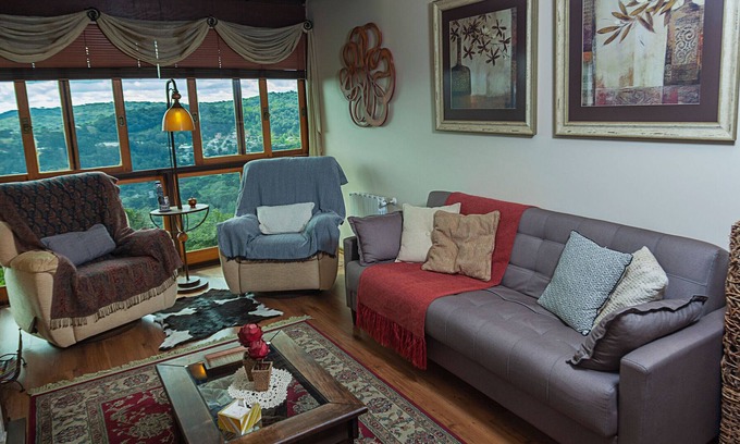 Bavaria Apartment | Apartamento duplex com lareira e WiFi - Gramado/RS