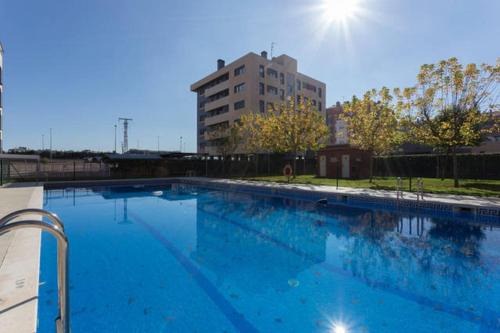 Logrono Apartment | Apartamento Medrano PISCINA AIRE ACONDICIONADO terraza y 5 minutos del centro en coche ideal para mascotas