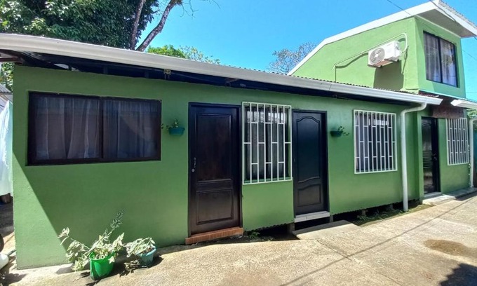 Tortuguero Apartment | Apartamentos Caimán Tortuguero