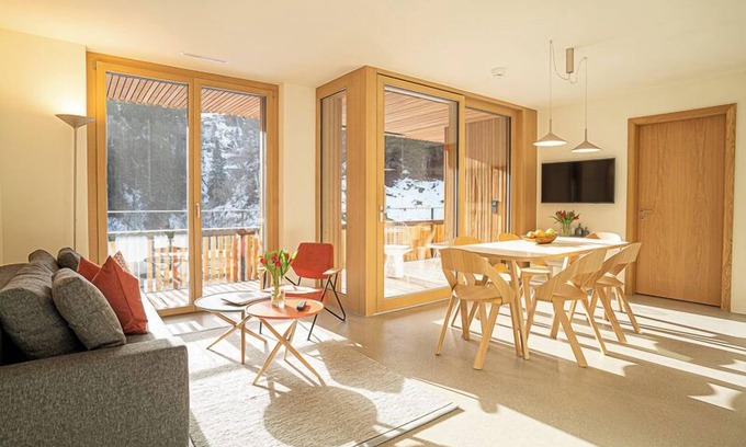 Flims Apartment | Apartemnt Stenna Cavorgia - bright and modern 3.5 room apartment.