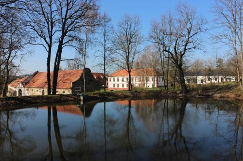 Trebesice Apartment | Apartmány zámek Třebešice