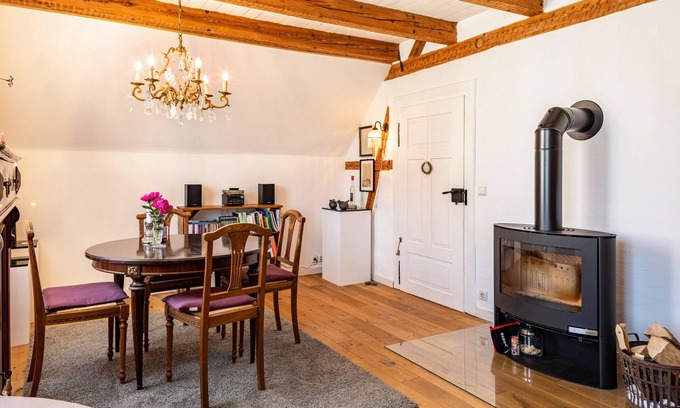 Endingen am Kaiserstuhl Apartment | Apartment 'Kleiner Hof Rosenrot' with Private Terrace, Shared Garden and Wi-Fi